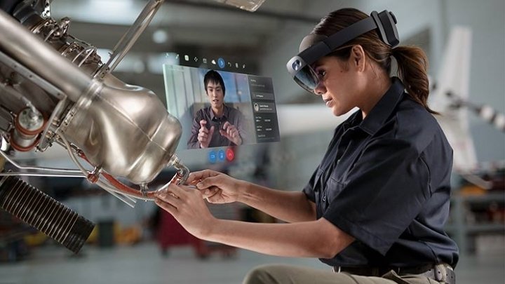 Очки дополненной реальности Hololen будут служить армии США. Фото: Microsoft