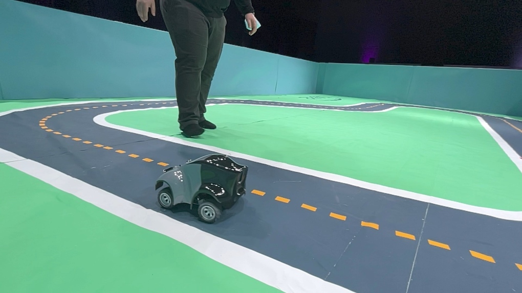 В Оттаве устроили гонки крошечных автомобилей с искусственным интеллектом