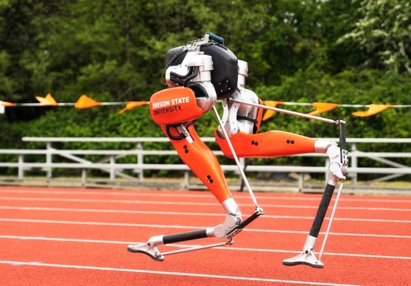 Двуногий робот Кэсси установил рекорд Гиннесса в беге на 100 метров