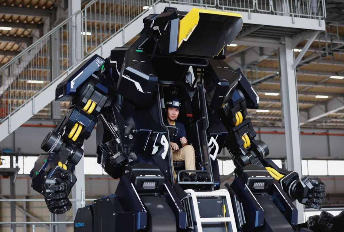 В Японии создали гигантского робота c кабиной для управления