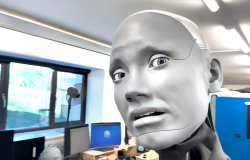 Жутко похожи на людей! Эффект «зловещей долины»