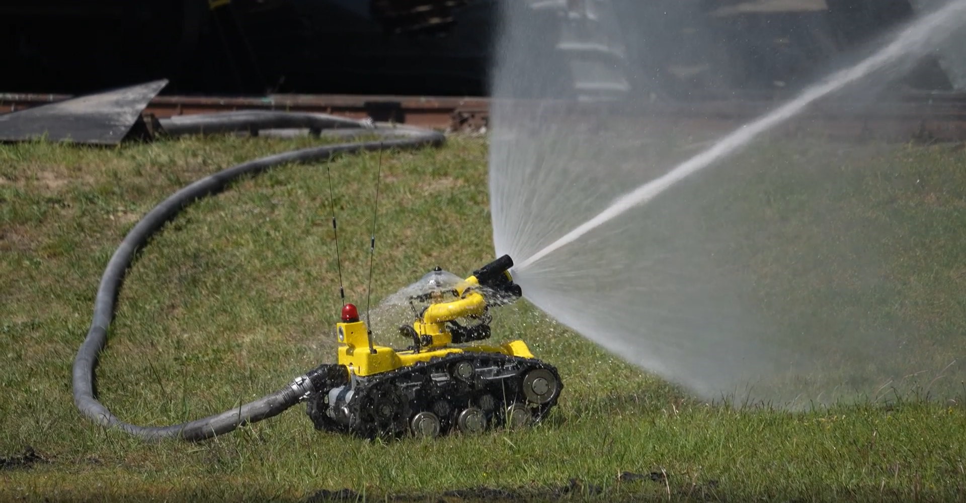 Пожарный робот CITIC прошел испытание на учениях МЧС