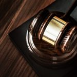Маск подал в суд на Apple и OpenAI, обвинив их в антимонопольном сговоре