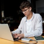 Какие AI-инструменты используют специалисты на этапе смены профессии, выяснили в GetPayAll