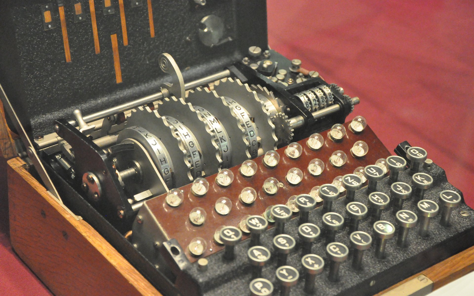 GPT-6 Astra расшифровала сообщение «Энигмы» 1941 года за 10 часов